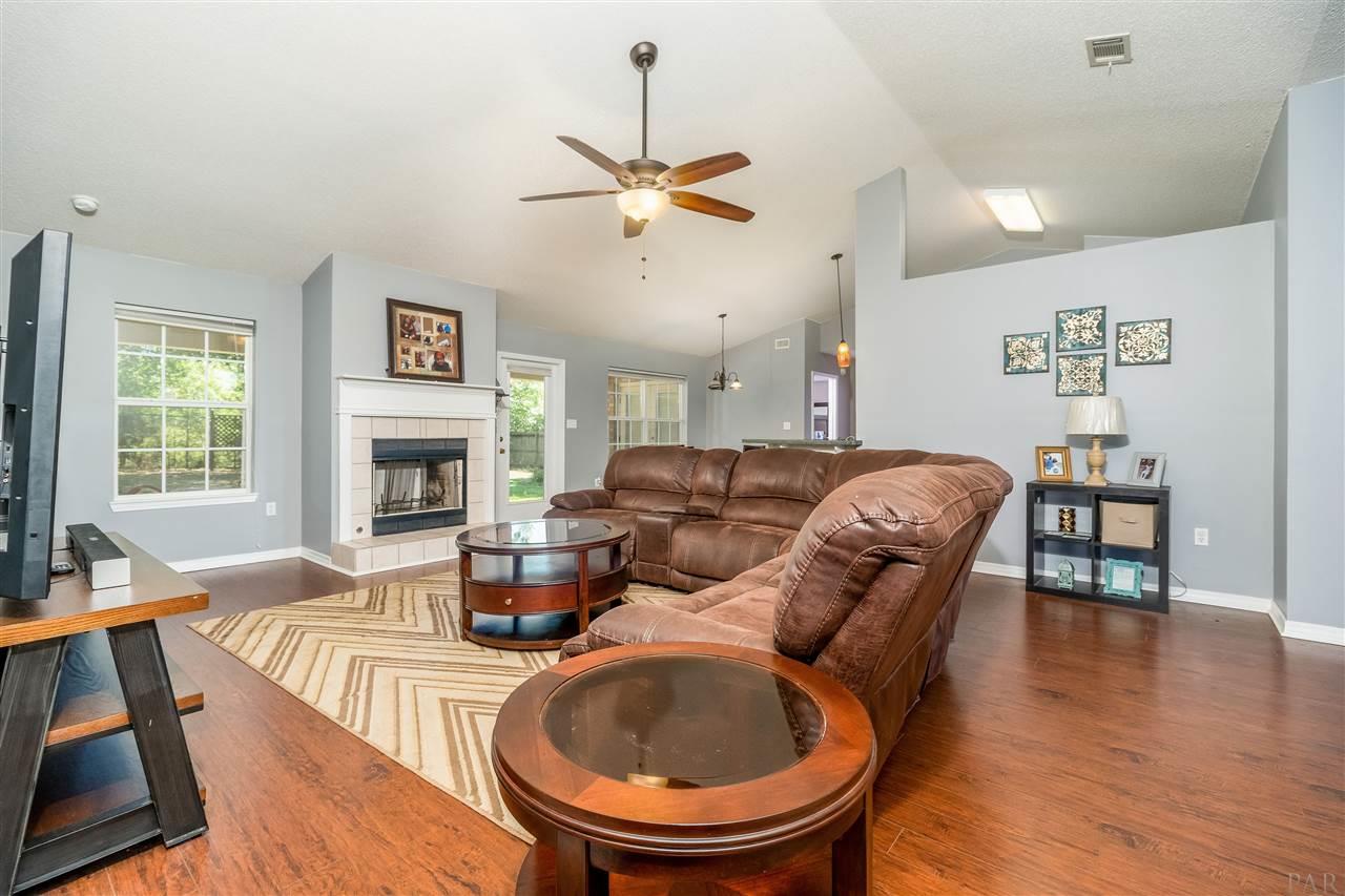 6674 Da Lisa Road Milton, FL 32583 - Photo 9 of 42 Gallery Image 9