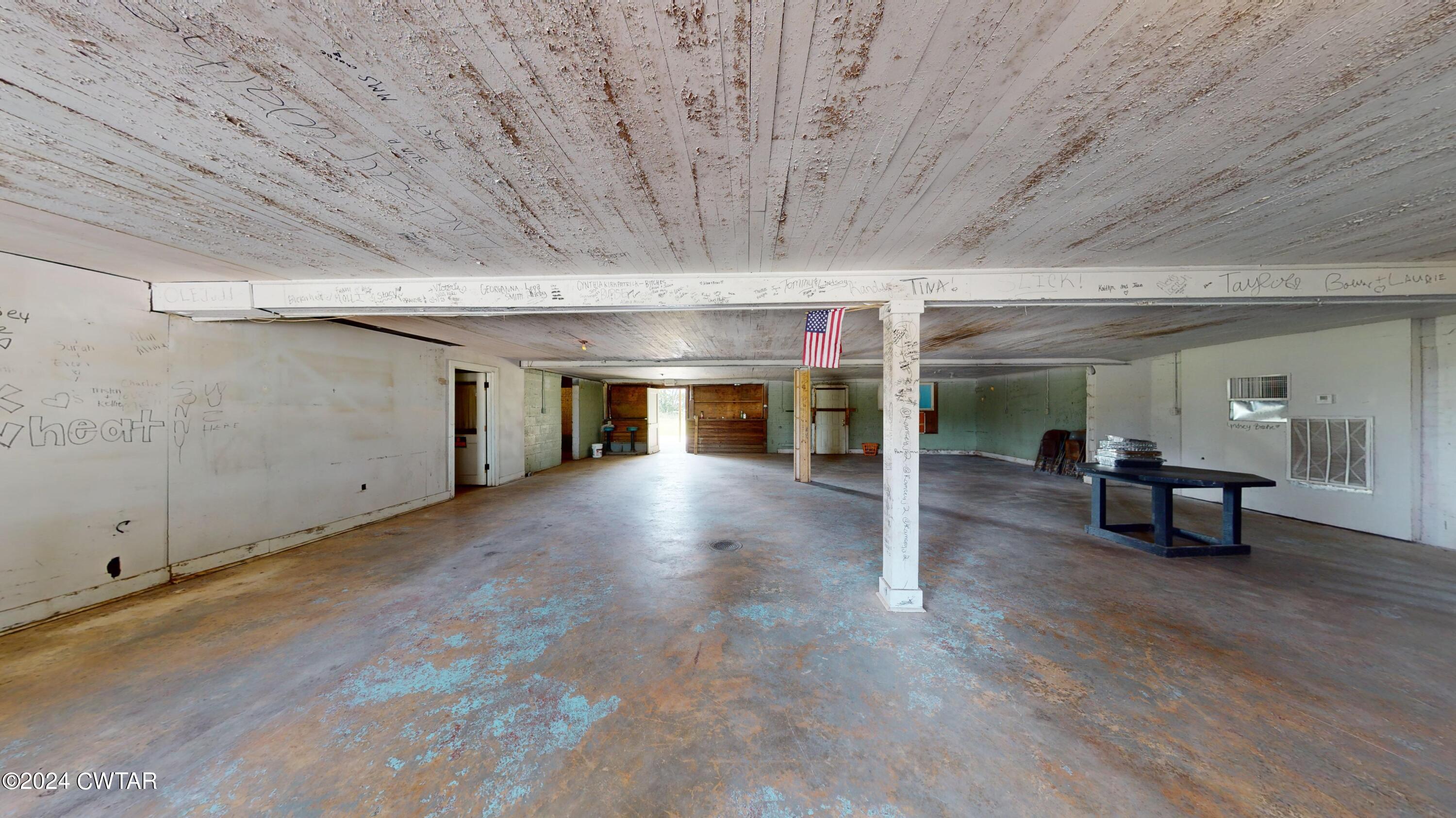 13529 Highway 19 W Ripley Tn 38063 West Ripley, TN 38063 - Photo 6 of 26 a view of a livingroom with hardwood