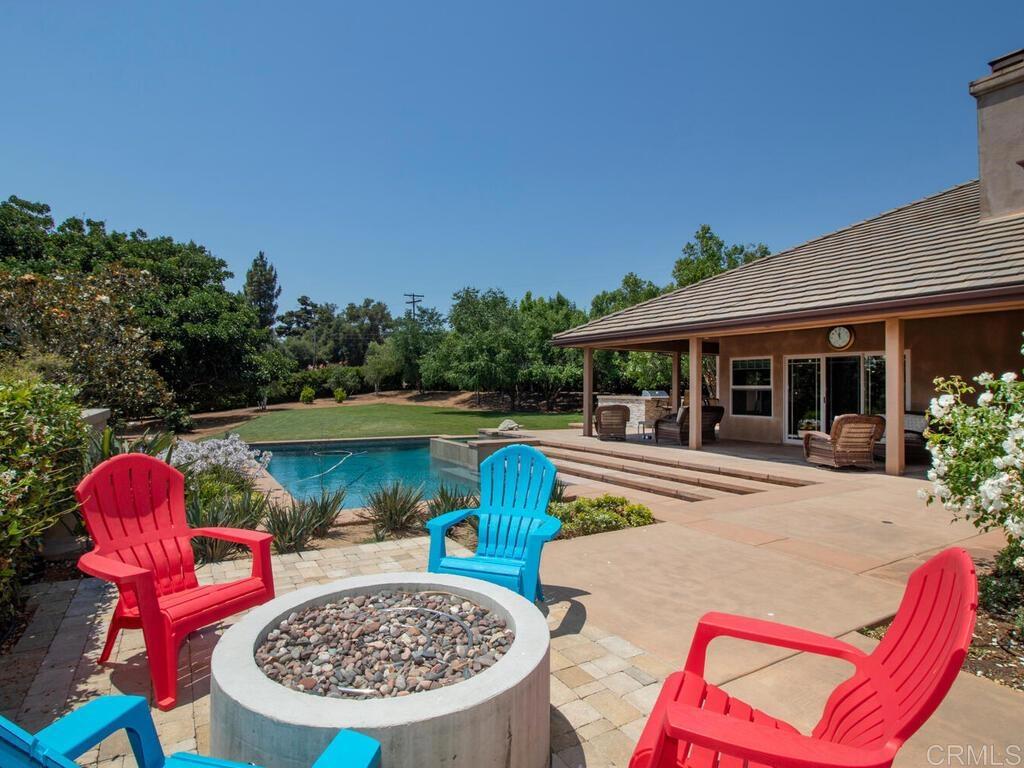 1845 Acacia Lane Fallbrook, CA 92028 - Photo 37 of 54 a view of a chairs and table in the patio