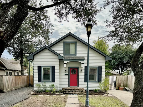 $2,495 | 112 Munford Street, Houston, TX 77008