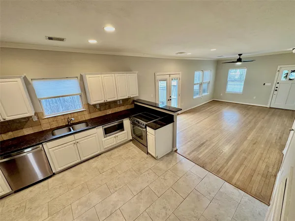 $2,495 | 112 Munford Street, Houston, TX 77008