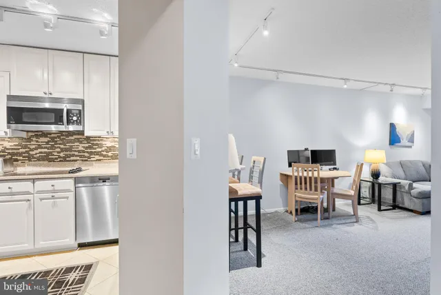 $2,450 | 900 North Stafford Street, Unit 1410, Arlington, VA 22203