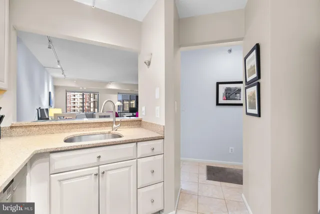 $2,450 | 900 North Stafford Street, Unit 1410, Arlington, VA 22203