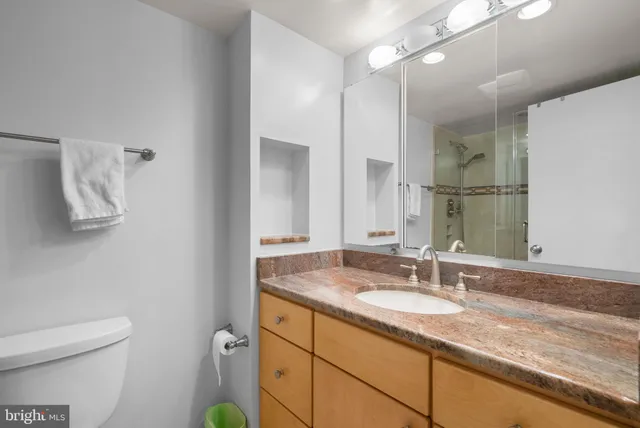 $2,450 | 900 North Stafford Street, Unit 1410, Arlington, VA 22203