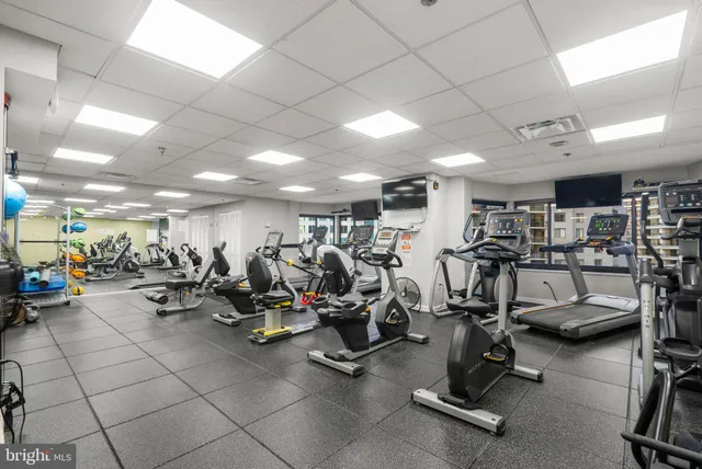 $2,450 | 900 North Stafford Street, Unit 1410, Arlington, VA 22203