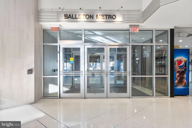 $2,450 | 900 North Stafford Street, Unit 1410, Arlington, VA 22203