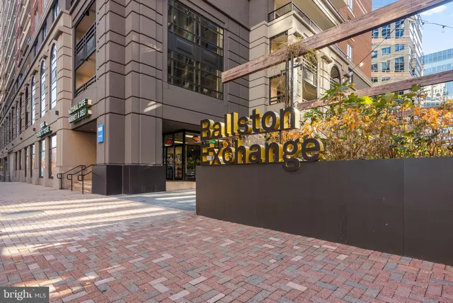 $2,450 | 900 North Stafford Street, Unit 1410, Arlington, VA 22203