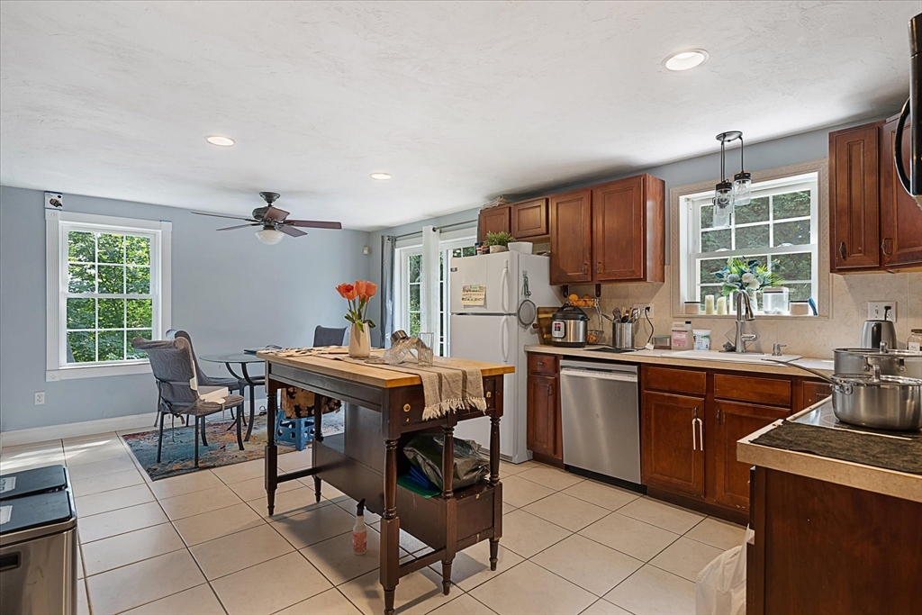 9 Ansonia Road, Unit A Worcester, MA 01605 - Photo 13 of 27 Gallery Image 13
