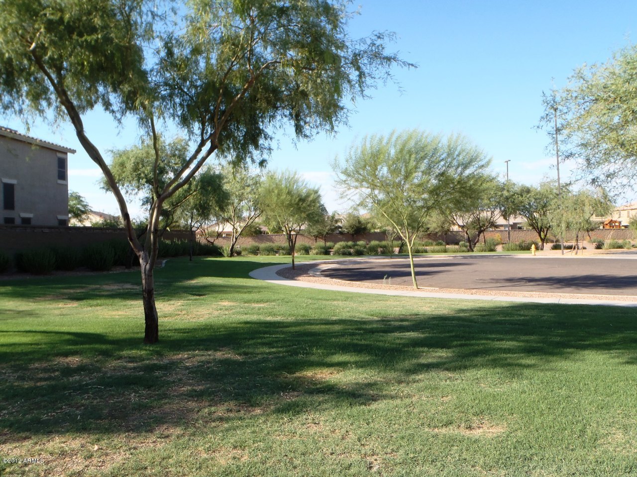 4281 South Rim Road Gilbert, AZ 85297 - Photo 44 of 53 Grassy Area & Cul-de-sac on East Side of