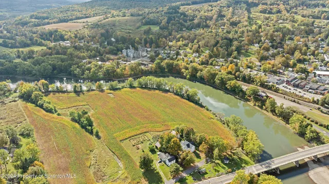 a view of a back yard of the house