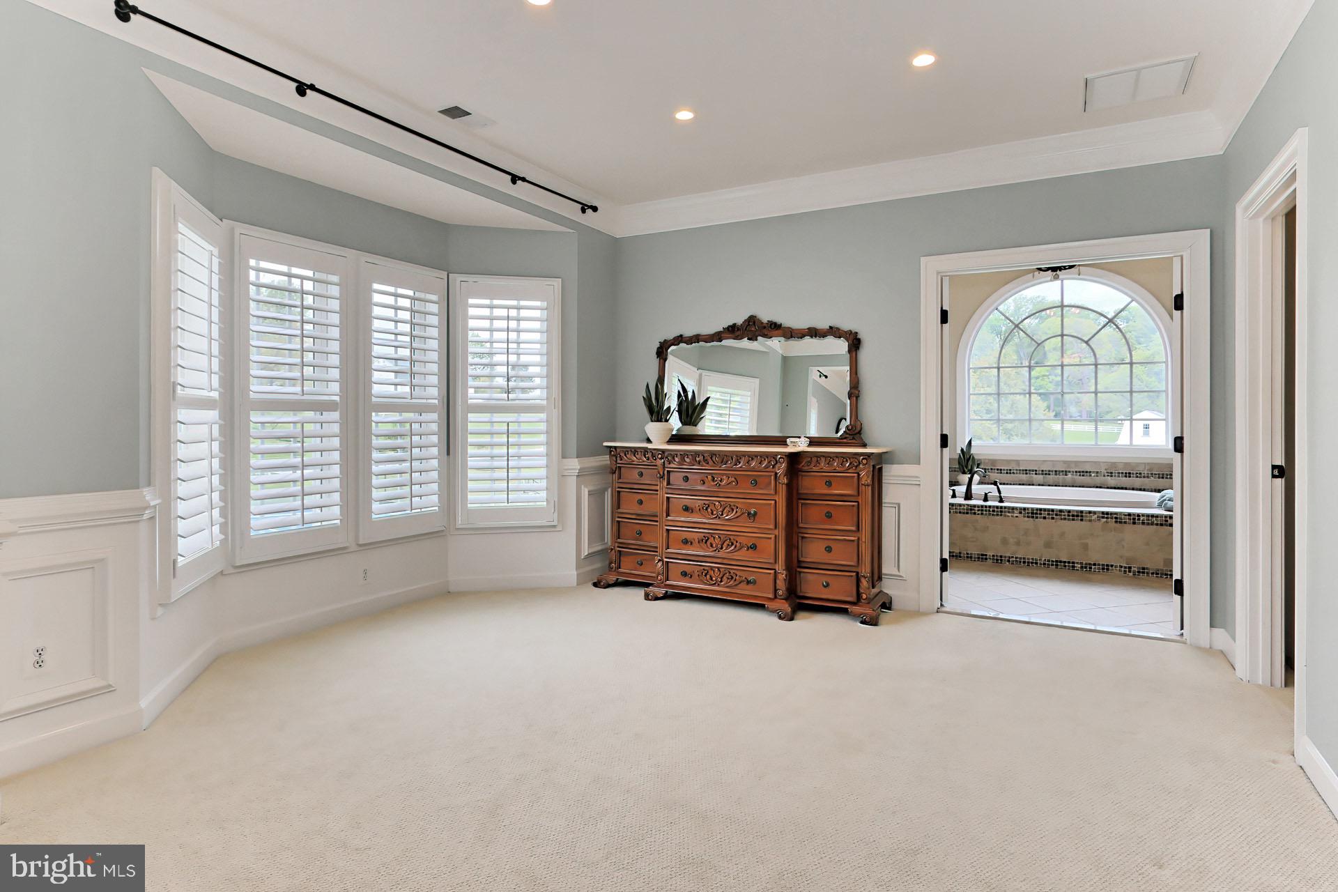 6512 Stallion Road Clifton, VA 20124 - Photo 30 of 73 sitting room off the primary bedroom