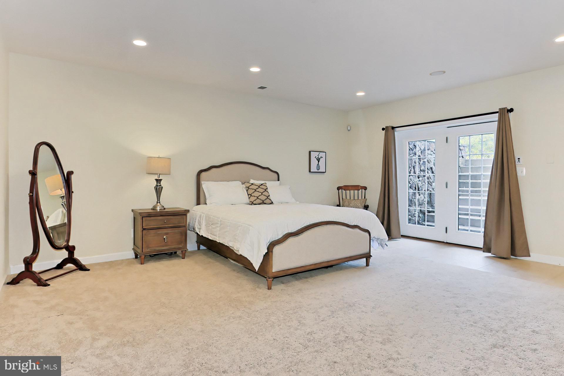 6512 Stallion Road Clifton, VA 20124 - Photo 50 of 73 private guest suite with connecting full bath