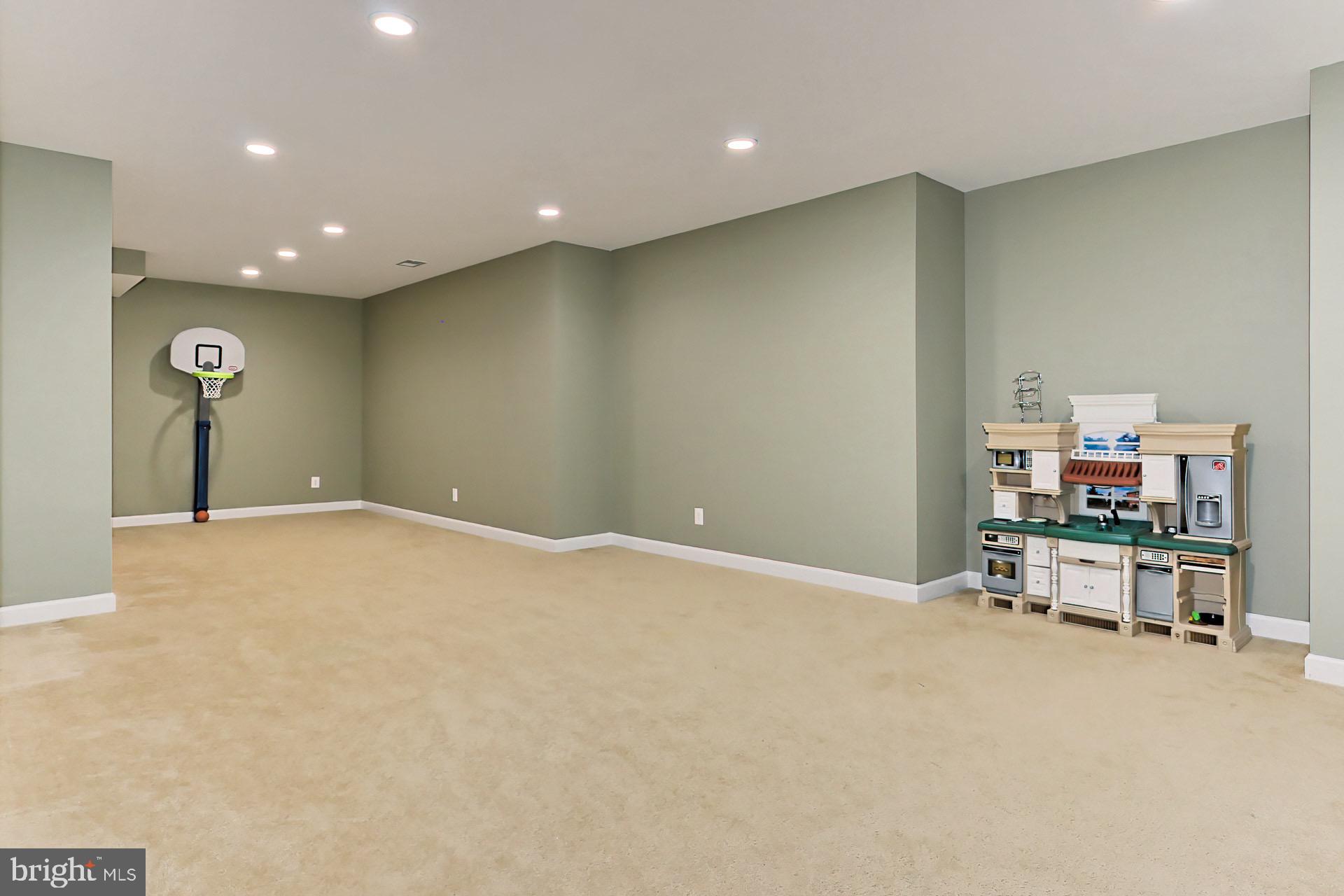 6512 Stallion Road Clifton, VA 20124 - Photo 52 of 73 huge rec room for the kids