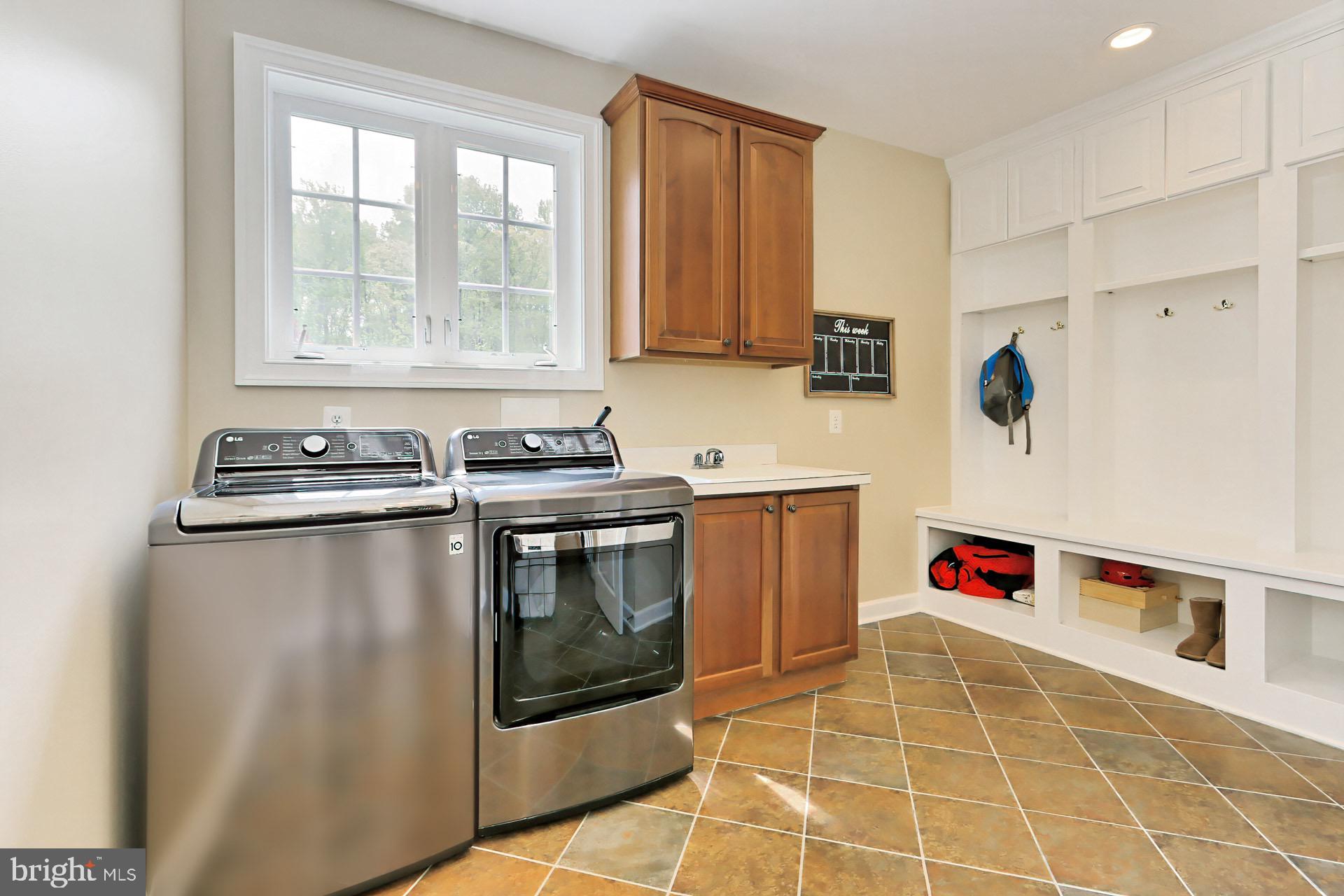 6512 Stallion Road Clifton, VA 20124 - Photo 53 of 73 huge main level laundry great mud room storage
