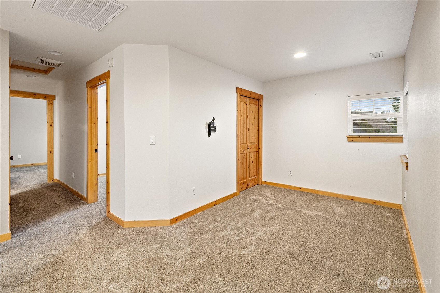 231 Clearwater Loop, Unit 1 Ronald, WA 98940 - Photo 17 of 34 an empty room with windows