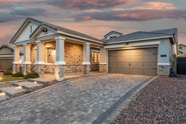 $1,074,999 | 737 East Night Hawk Way, Phoenix, AZ 85048