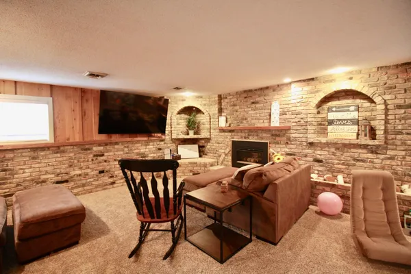 $350,000 | 412 18th Avenue North, Wahpeton, ND 58075