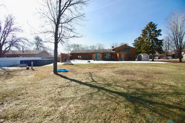 $350,000 | 412 18th Avenue North, Wahpeton, ND 58075