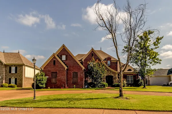 $600,000 | 6606 Moondance Drive, Olive Branch, MS 38654