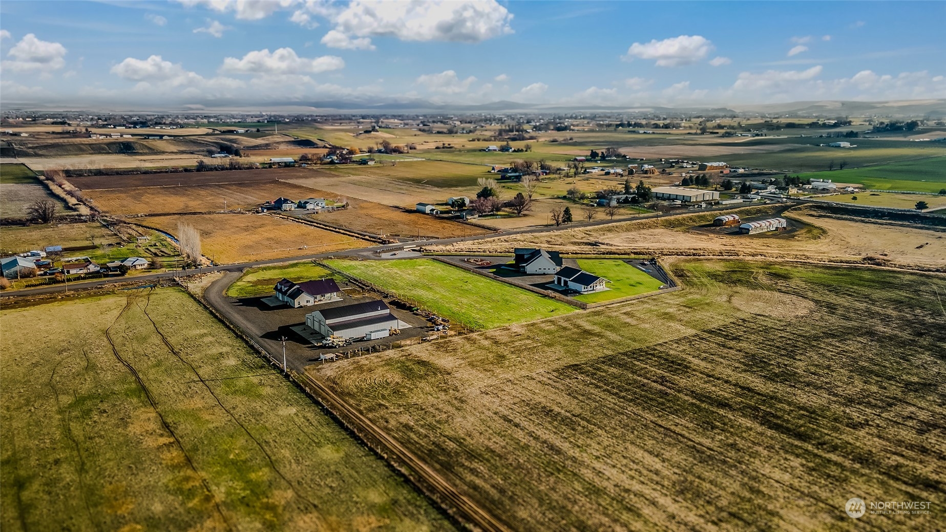 1068 Locher Road Touchet, WA 99360 - Photo 4 of 8 a view of a city