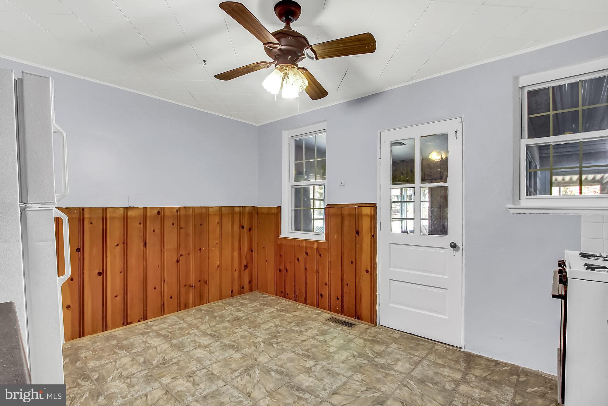 1656 Mussula Road Towson, MD 21286 - Photo 12 of 26 Plenty of space for a table.