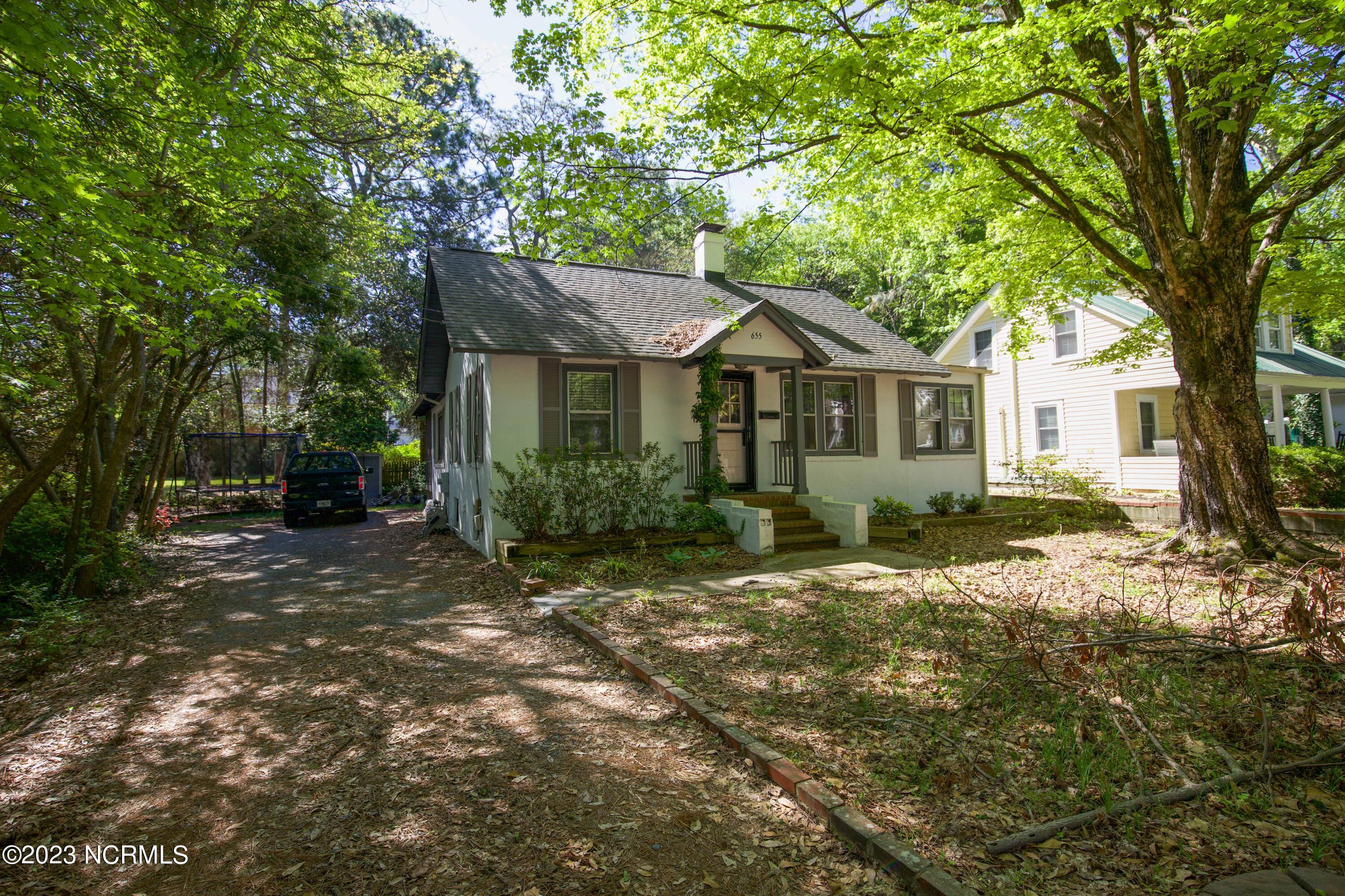 655 North May Street Southern Pines, NC 28387 - Photo 3 of 29 655 N May St-36