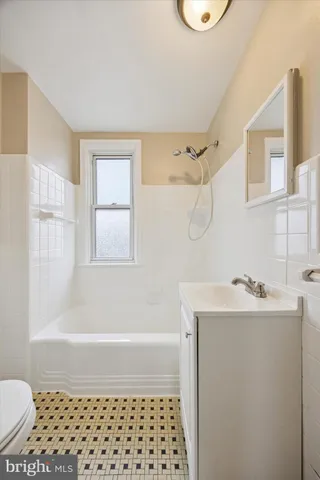 $2,450 | 239 South Bayberry Lane, Upper Darby, PA 19082