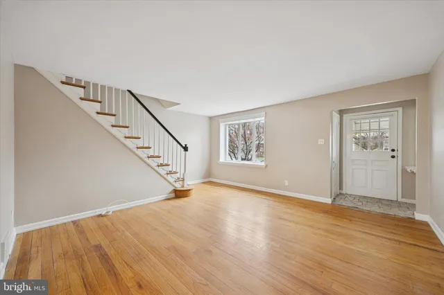 $2,450 | 239 South Bayberry Lane, Upper Darby, PA 19082