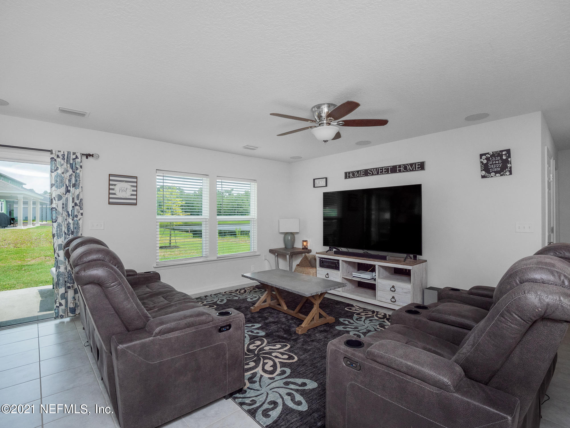 8209 Fouraker Forest Road Jacksonville, FL 32221 - Photo 12 of 26 Family Room