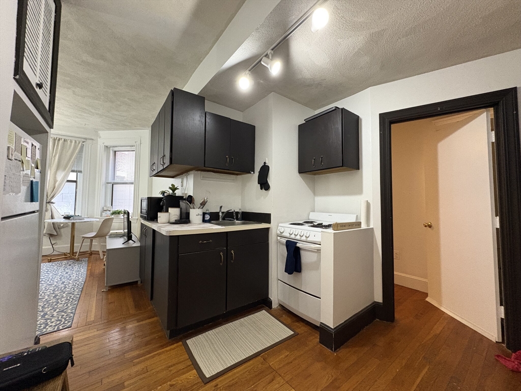 111 Jersey Street, Unit 8 Boston, MA 02215 - Photo 5 of 13