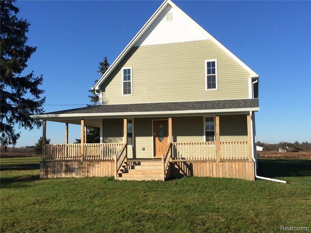 6437 Emmett Road Yale, MI 48097 - Photo 2 of 32 IMG_2111.JPG