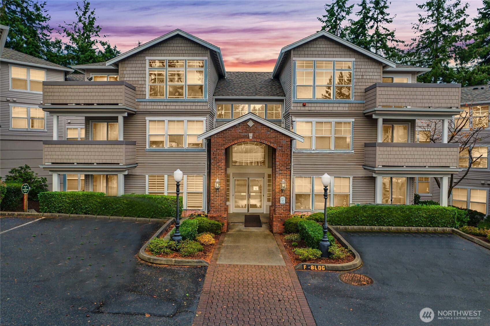 8500 Main Street, Unit F312 Edmonds, WA 98026 - Photo 3 of 32