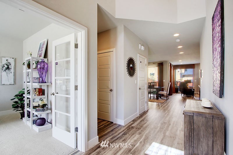 20 175th Place Southeast Bothell, WA 98012 - Photo 5 of 14 Gallery Image 5