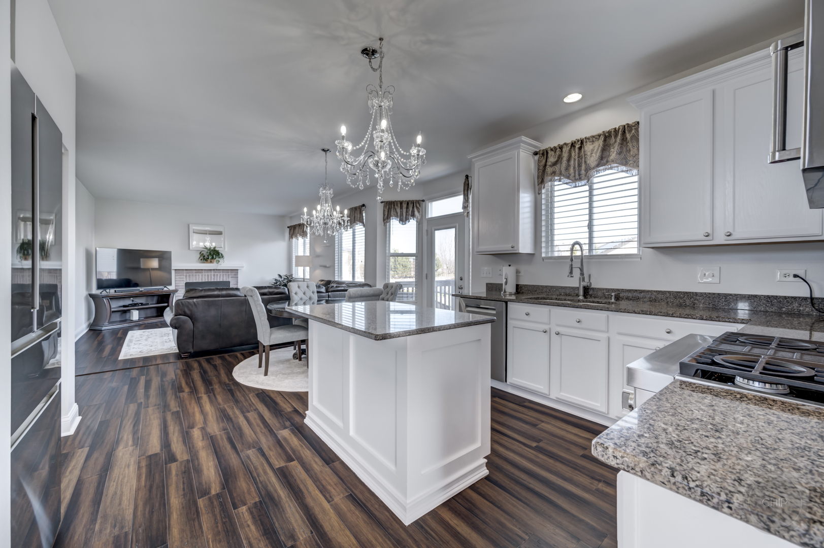 1534 Apple Valley Road Bolingbrook, IL 60490 - Photo 16 of 52