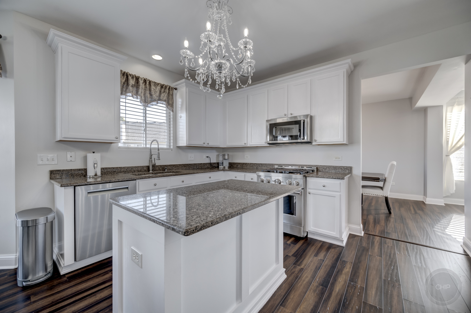 1534 Apple Valley Road Bolingbrook, IL 60490 - Photo 19 of 52