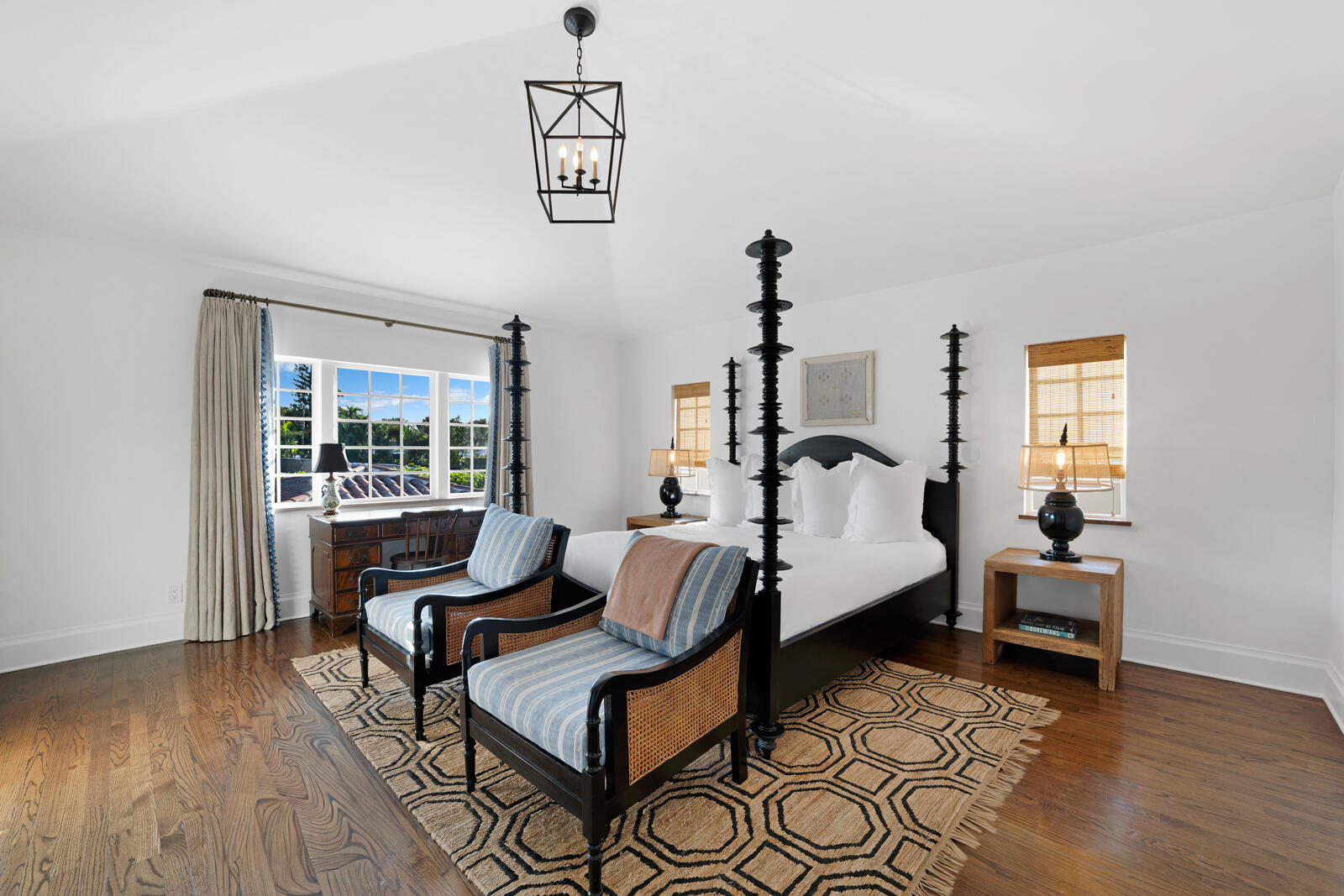 218 List Road Palm Beach, FL 33480 - Photo 25 of 40 Upstairs Guest Suite