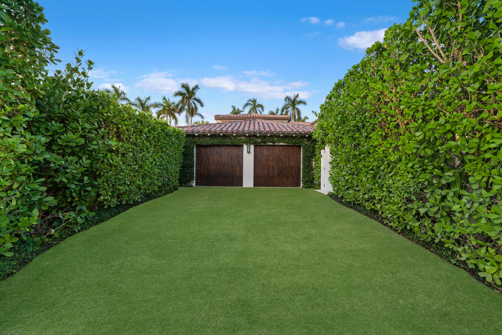 218 List Road Palm Beach, FL 33480 - Photo 35 of 40 Garage