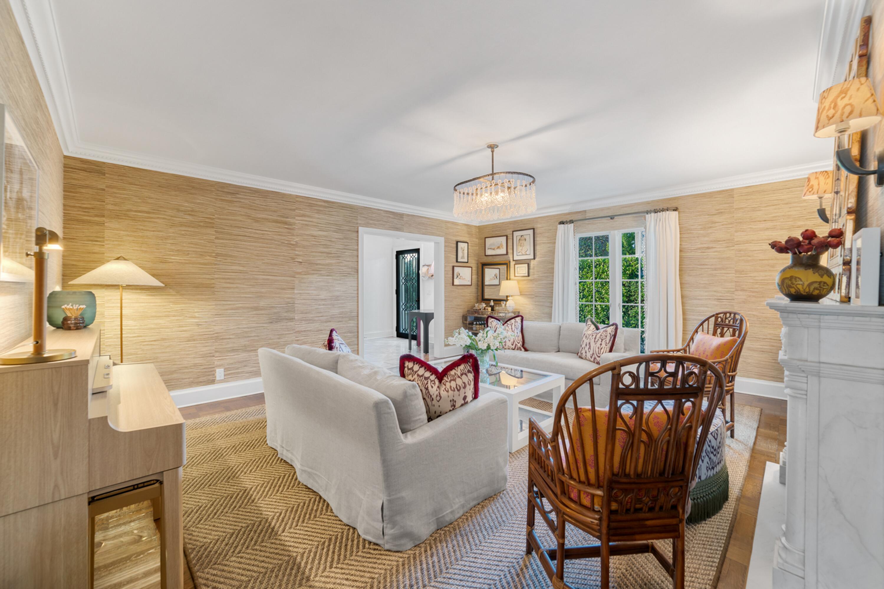 218 List Road Palm Beach, FL 33480 - Photo 6 of 40 Living Room