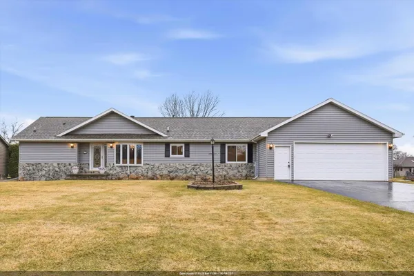 $499,900 | 5235 Chesapeake Court, Oshkosh, WI 54901