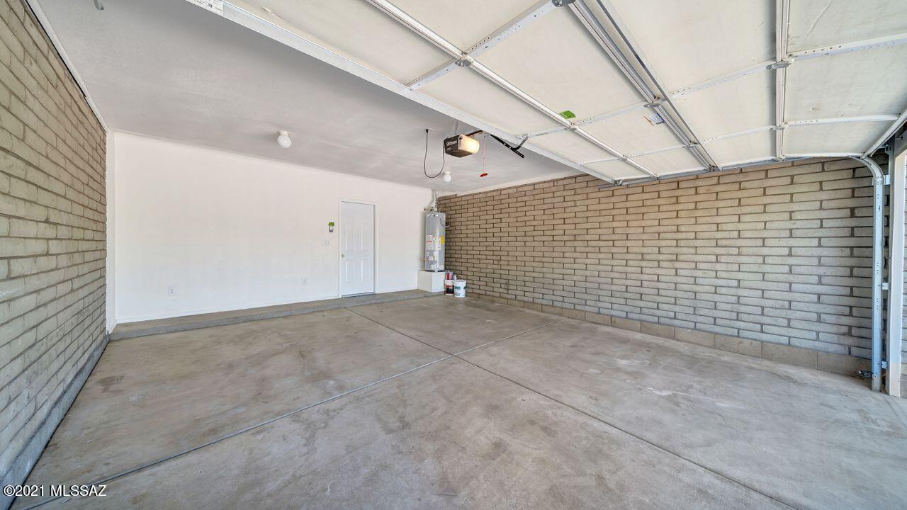 999 Circulo Golondrina Rio Rico, AZ 85648 - Photo 31 of 36 a view of parking garage