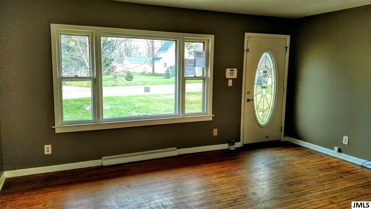 1012 South Dettman Road Jackson, MI 49203 - Photo 4 of 11 Photo 4
