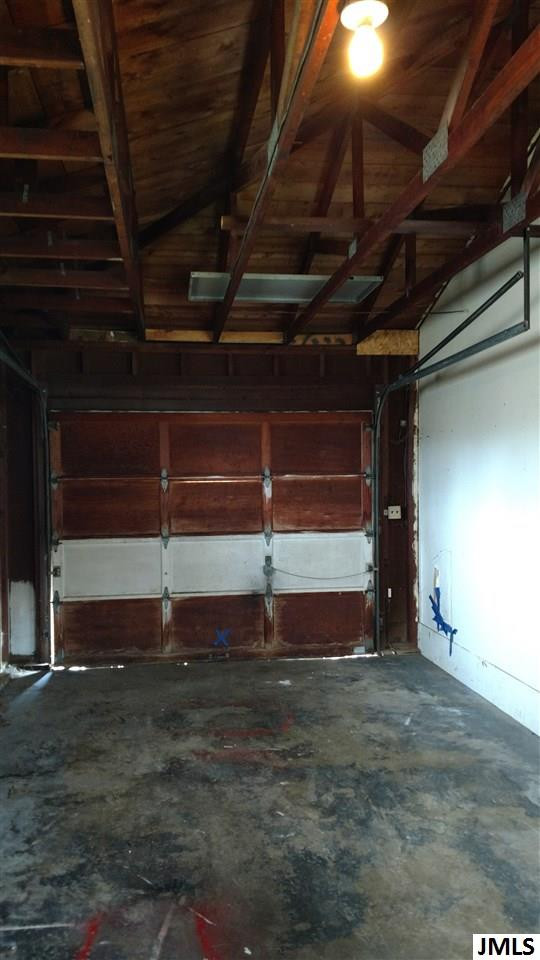 1012 South Dettman Road Jackson, MI 49203 - Photo 7 of 11 Photo 7