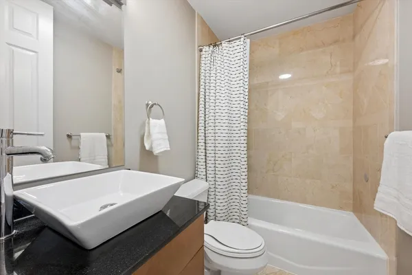 $775,000 | 2117 West Belmont Avenue, Unit 4, Chicago, IL 60618