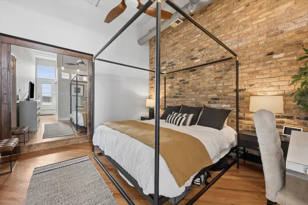 $775,000 | 2117 West Belmont Avenue, Unit 4, Chicago, IL 60618