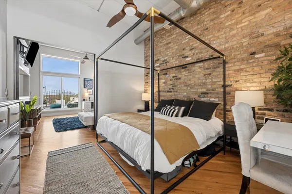 $775,000 | 2117 West Belmont Avenue, Unit 4, Chicago, IL 60618