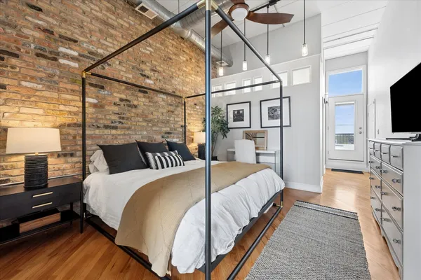 $775,000 | 2117 West Belmont Avenue, Unit 4, Chicago, IL 60618
