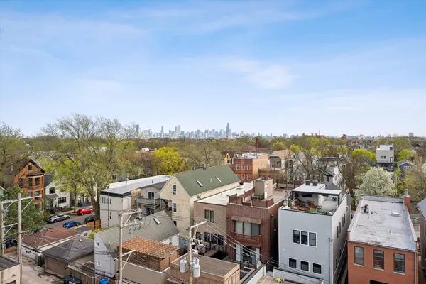 $775,000 | 2117 West Belmont Avenue, Unit 4, Chicago, IL 60618