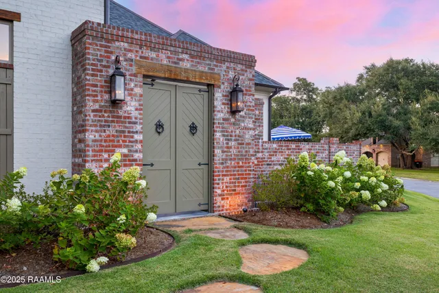 $1,388,000 | 301 Opus One Drive, Broussard, LA 70518
