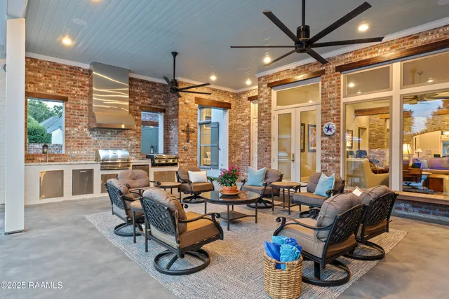 $1,388,000 | 301 Opus One Drive, Broussard, LA 70518