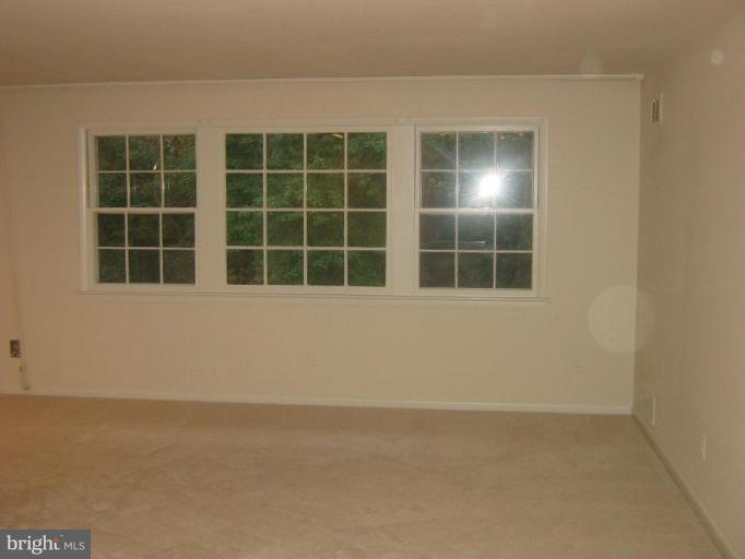 4002 Highview Drive Silver Spring, MD 20906 - Photo 4 of 30 Living Room